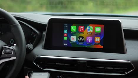 modern-car-interior,-auto-car-play-and-android-auto,-maxus-D90