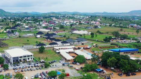 Kuje-Stadt,-Nigeria-In-Der-Nähe-Von-Abuja---Luftpanorama
