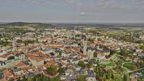 Kutna-Hora-Czechia-Aerial-v8-drone-flyover-town-center-capturing-beautiful-charming-townscape-featuring-the-landmark-Church-of-Saint-James-in-the-views---Shot-with-Mavic-3-Cine---November-2022