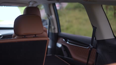 modern-car-interior,-leather-interior,-SUV