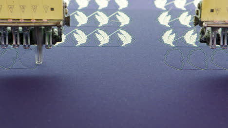 Automatic-industrial-sewing-machine-for-stitch-by-digital-pattern