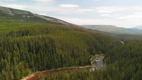 Daytime-aerial-view-of-the-Yellowstone-River-unveils-a-landscape-of-unparalleled-natural-beauty