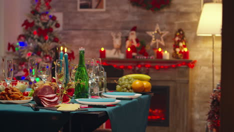 Revealing-shot-of-dining-table-for-christmas-celebration