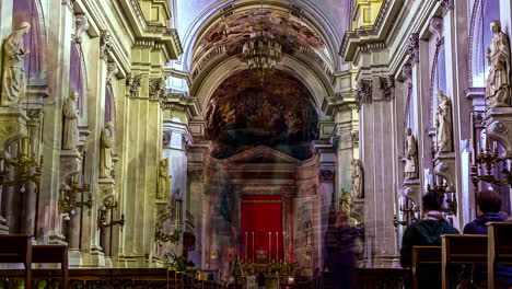 People-walking-inside-Palermo-Cathedral,-time-lapse-view