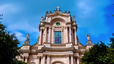 Hermosa-Iglesia-De-Un-Pequeño-Municipio-En-La-Isla-De-Sicilia,-Vista-De-Lapso-De-Tiempo