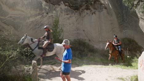 Hikers,-horseback-activities-experience-tourist-adventure-nature-trail