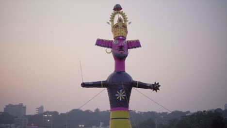 Dussehra-Fest-–-Brennende-Ravana-Bildnisse-In-Mumbai,-Religion-In-Indien
