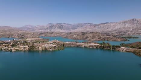 Cinematic-establishing-view-of-Green-lake,-Taurus-mountains-Turkey-at-midday
