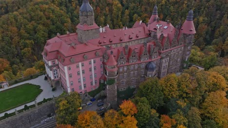 Schloss-Walbrzych-In-Niederschlesien,-Polen-#9