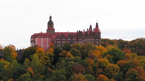 Schloss-Walbrzych-In-Niederschlesien,-Polen-#8-Ksiaz