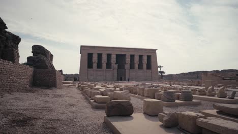 The-front-facade-of-the-Hathor-Temple