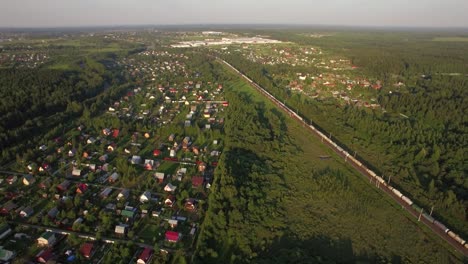 Luftaufnahme-Der-Russischen-Landschaft-Und-Der-Eisenbahn