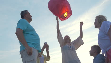 Big-family-launching-sky-lantern
