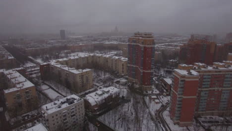 Luftaufnahme-Des-Trüben-Winters-In-St.-Petersburg,-Russland