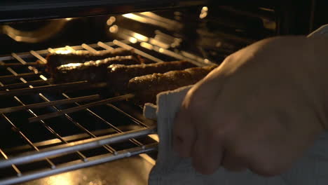 Cooking-kebabs-in-the-oven