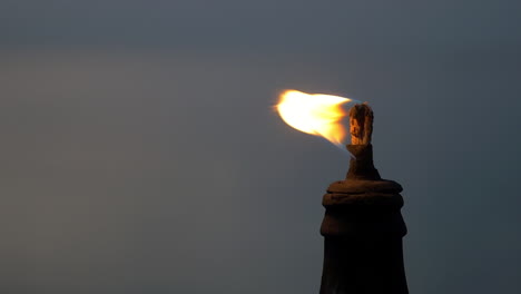 Outdoor-torch-flame-in-the-wind