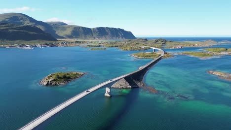 Puente-De-Las-Islas-Lofoten-Y-Ruta-Panorámica-Durante-El-Verano-En-Noruega---Aéreo