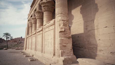 Exterior-of-the-Ancient-Egyptian-Temple-of-Dendera,-Egypt
