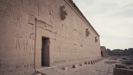 The-Side-Facade-of-Hathor-Temple-in-Dendera,-Egypt