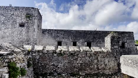 Festung-Von-San-Felipe-Bacalar-Historische-Burgfestung-Mexiko-Quintana-Roo