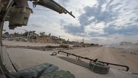 Vehículos-Militares-Circulando-Por-Las-Calles-De-Gaza-Durante-El-Conflicto-De-Guerra-De-Israel-Hamar-2023