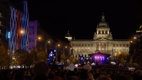 Wir-Feiern-Die-Samtene-Revolution-In-Der-Tschechischen-Republik.-Prag