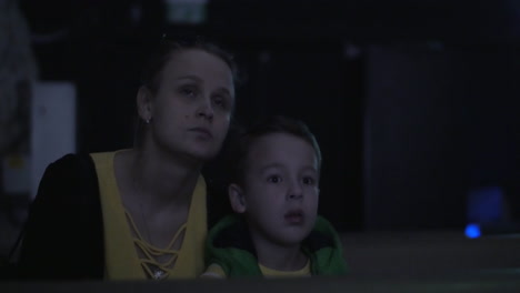 Mom-and-kid-at-the-cinema