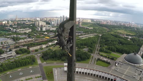 Aerial-shot-of-Victory-Monument-on-Poklonnaya-Hill-Moscow