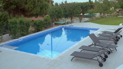 Cinemagraph---Swimming-Pool-on-the-Villa-Backyard