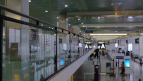 Timelapse-of-people-traffic-at-the-airport