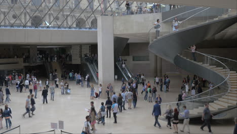 Timelapse-of-people-traffic-in-the-Louvre-lobby