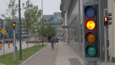 Bicycle-traffic-lights-in-the-city