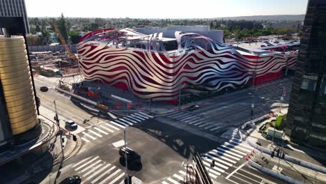 Petersen-Car-Museum-slow-drone-shot-flying-towards-the-front-of-the-building