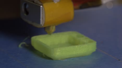 Making-an-object-with-3D-printer