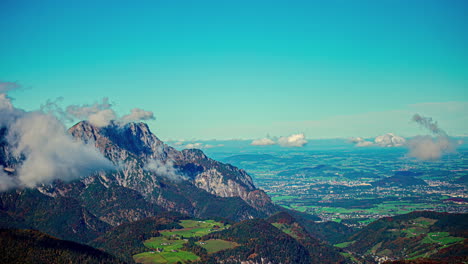 Zeitraffer-Der-Wolkenlandschaft-über-Den-österreichischen-Alpen