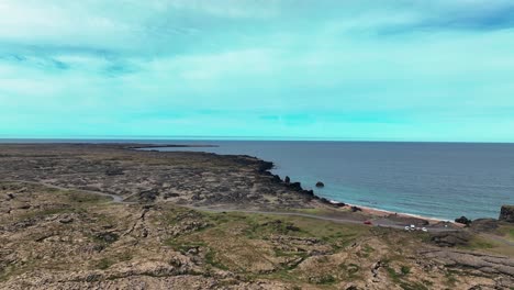 Panorama-Des-Strandes-Von-Skardsvik-über-Der-Halbinsel-Snaefellsnes-In-Westisland