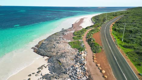 Marginal-Road-in-Cape-Leeuwin-Coastline-Paradise-Beachs-with-Crystal-Waters,-Australia