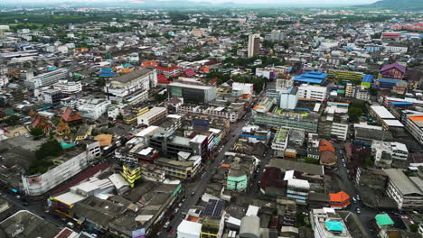 Stadtzentrum-Von-Surat-Thani,-Thailand,-Drohnenansicht