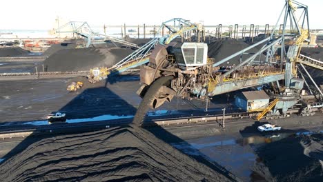 Kohlehandhabungs--Und--verarbeitungsausrüstung-In-Einer-Industrieanlage