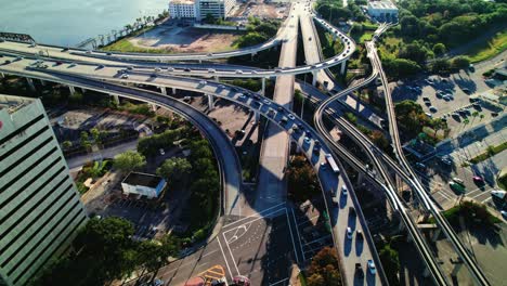 Drone-view-of-elevated-highway-and-Vehicle-traffic-in-Jacksonville-Florida,-USA