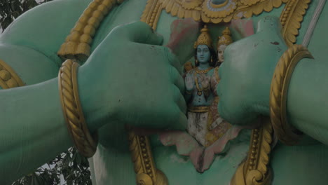 Statue-Von-Hanuman,-Die-Rama-In-Seinem-Herzen-Zeigt