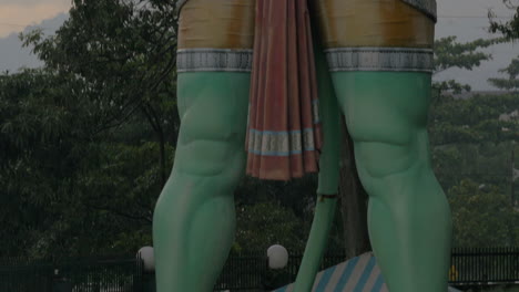 Estatua-De-Lord-Hanuman-En-Las-Cuevas-De-Batu-Malasia