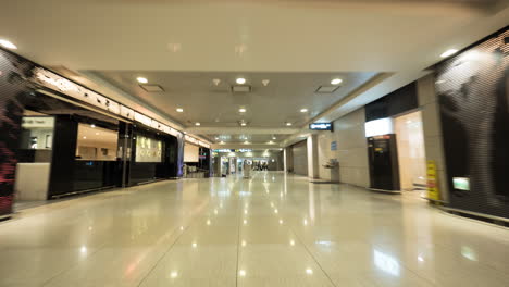 Hyperlapse-of-walking-inside-airport-in-Seoul-South-Korea