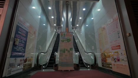 Entrance-with-up-and-down-escalators