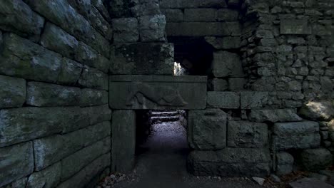 Antike-Echos-Der-Mystischen-Steinmauern-Der-Archäologischen-Stätte-Von-Butrint-City,-Die-Die-Rätselhaften-Geheimnisse-Einer-Vergangenen-Ära-Enthüllen