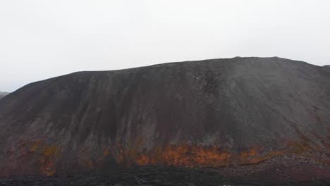 Ashen-hills-and-black-lava-field-after-Fagradalsfjall-volcano-eruption