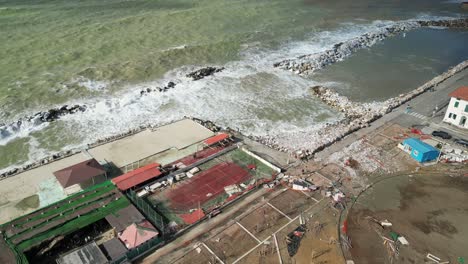 Luftaufnahme-Der-Zerstörten-Küste-Von-Marina-Di-Pisa-Nach-Dem-Sturm,-Italien