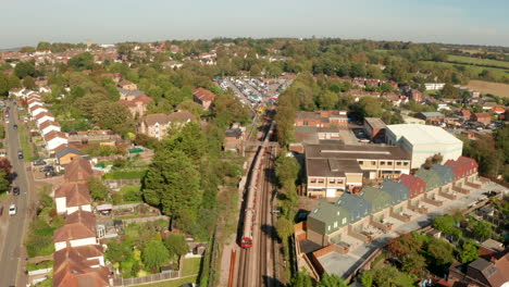 Zug-Kommt-Am-Bahnhof-Epping-An