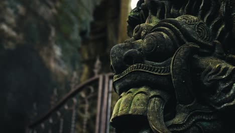 Up-close-Balinese-Hindu-temple-decorative-sculpture-in-Bali,-Indonesia