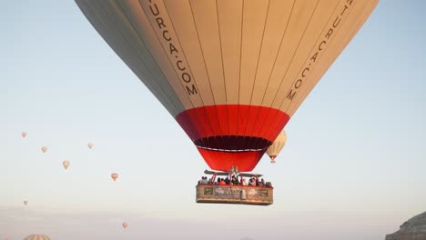 Happy-hot-air-balloon-flight-passengers-enjoy-tourist-experience